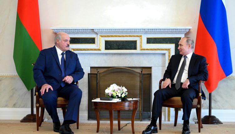 Александр Лукашенко и Владимир Путин