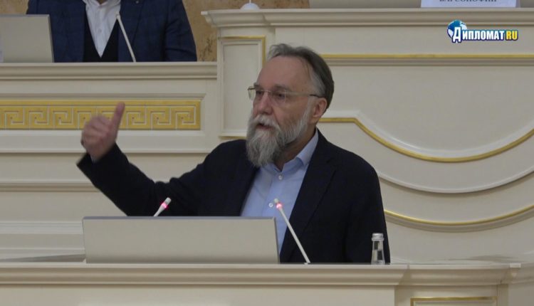 Александр Дугин
