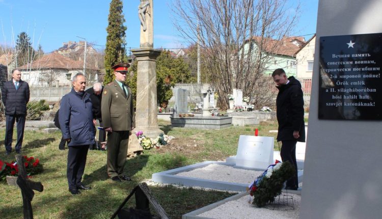 в городе Соб открыли обновлённый мемориал советским воинам