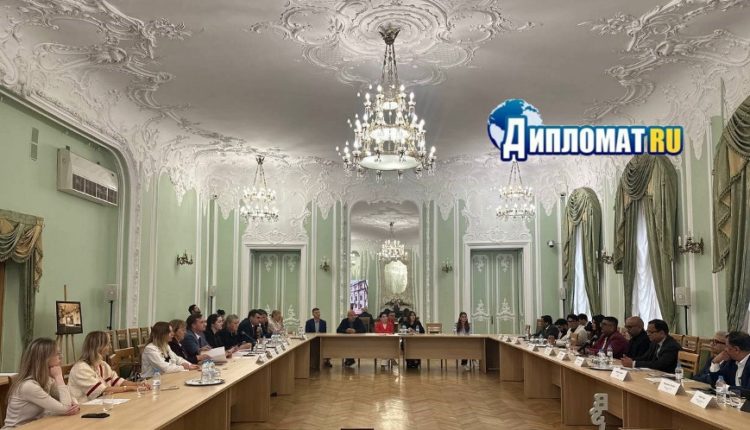 Петербург и Индия