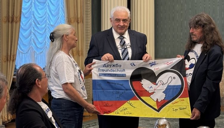 в посольстве в Берлине встретились участники автопробега за дружбу